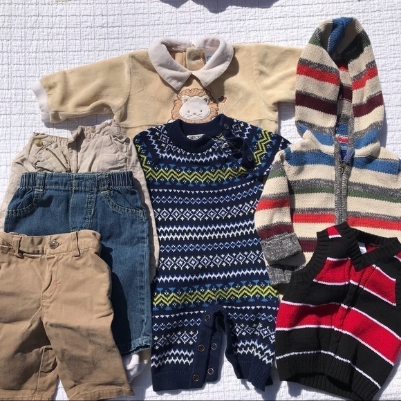 𝅺LOT of seven pieces—0-3 months - Picture 1 of 16